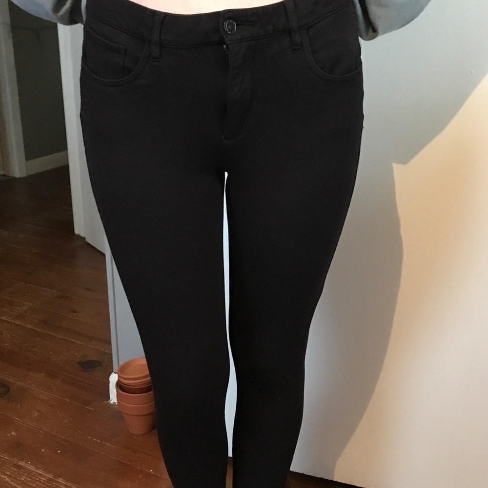 Super soft and comfortable Liz Claiborne jeggings.